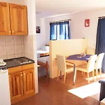 And With Parking Space Orebic, Peljesac - 10191 オレビック