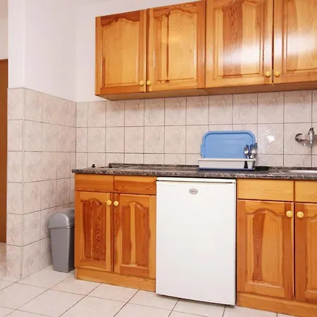 Pensión And With Parking Space Orebic, Peljesac - 10191 Orebić